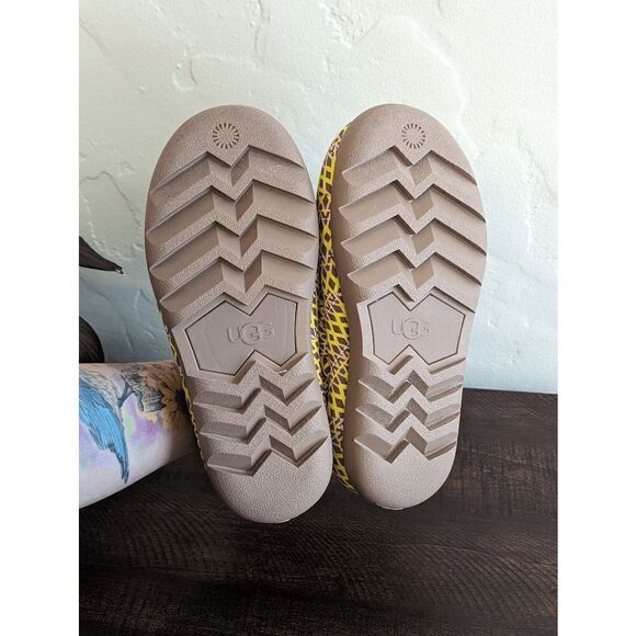 NWOB UGG Women's Maxi Heritage Braid Burnt Olive Platform Clog Shoes - Size 9 - Picture 8 of 8